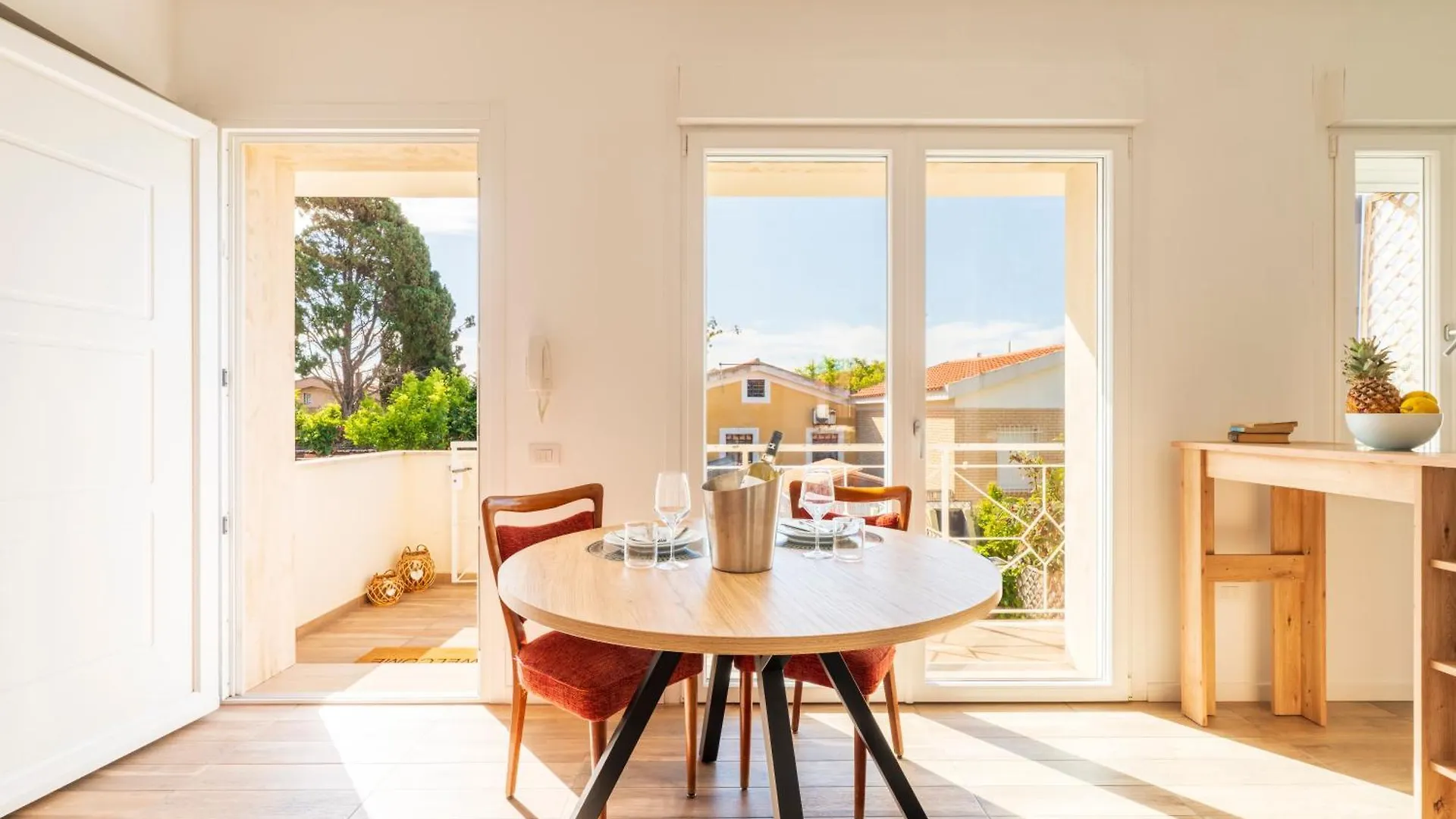 Sardinian Pearl - Poetto Beach Villa, South Sardinia 卡利亚里